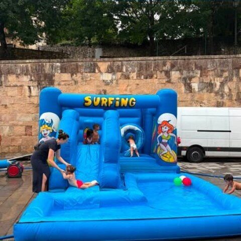 Hinchable acuático Surfing con piscina en las fiestas